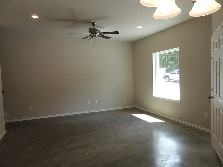 Cottage Pointe — Photo 17