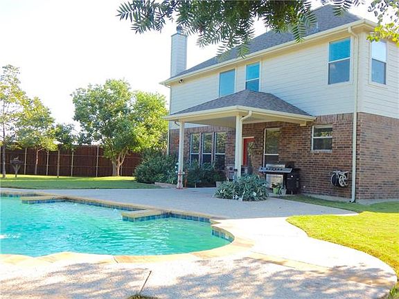 3rd image of 317 Mapleshade Dr