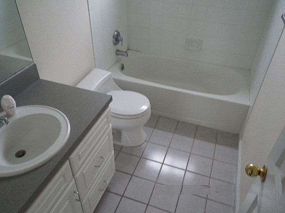 3rd image of 10 Emily Ct