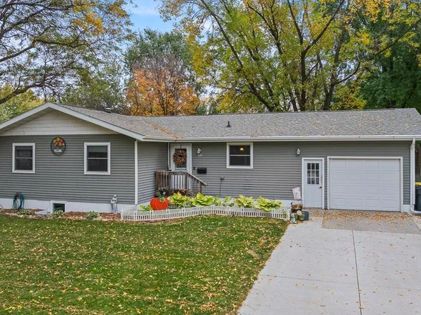 303 E Lyon St, Marshall, MN 56258