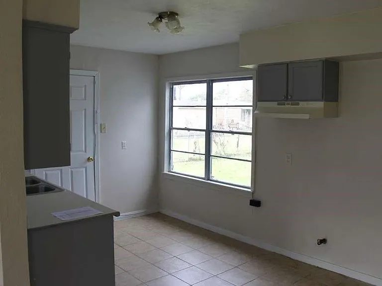 5715 Belmark St — Photo 10