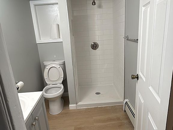 5th image of 31 Lincoln Ave APT 2