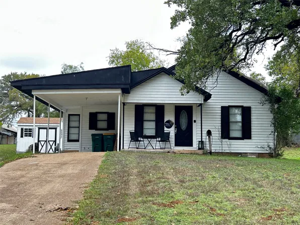 109 & 105 E Leon St, Gatesville, TX 76528