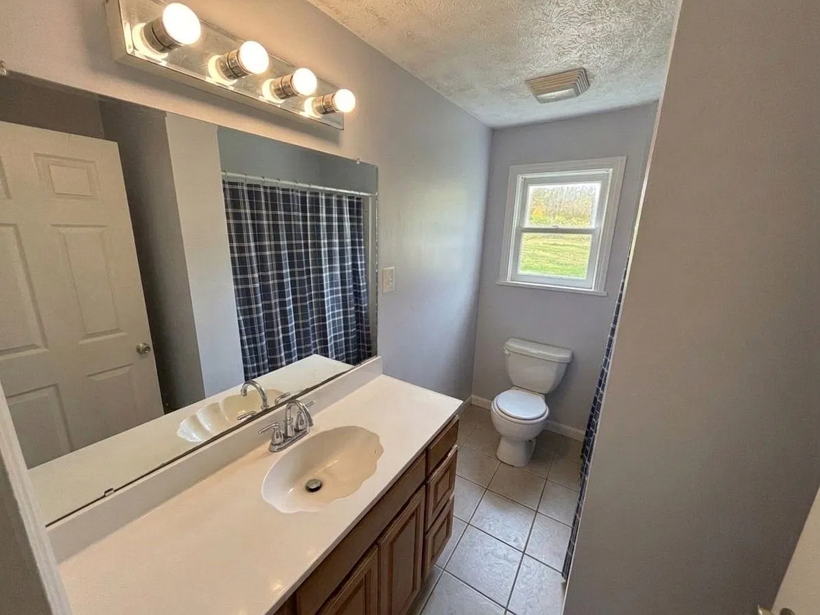4 bed, 1544 sqft, $2,999 — Photo 4