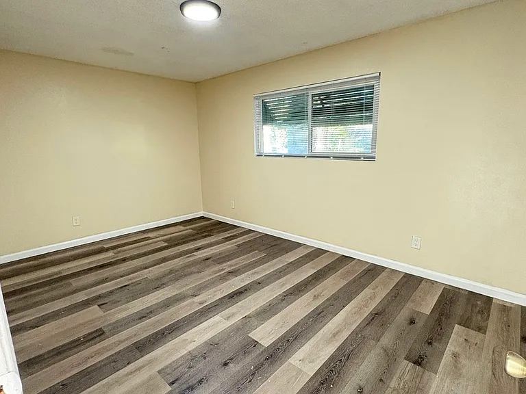 555 W 25th St #2 — Photo 10