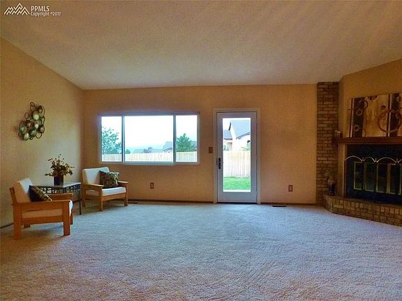 Greatroom with panoramic views
