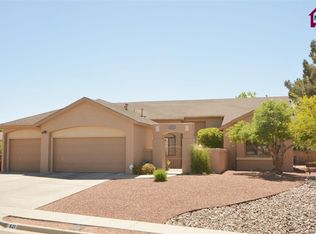 621 Canyon Point Rd, Las Cruces, NM 88011