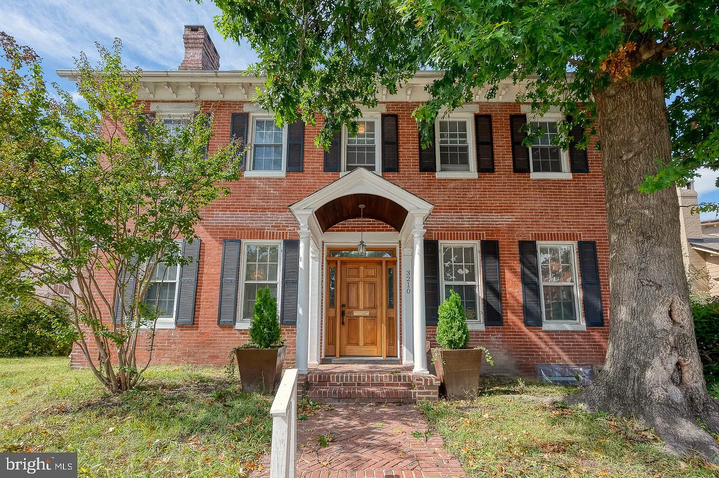 7 bed, 2.0 bath, 2624 sqft, $3,600 — Photo 1