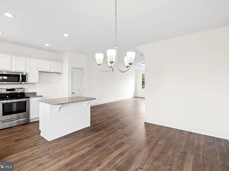 3807 Castle Dr #1 — Photo 6
