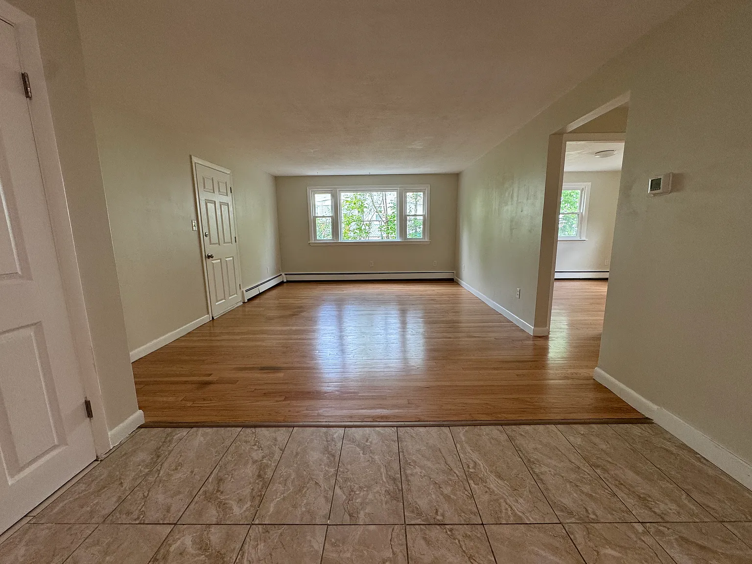 2 bed, 950 sqft, $2,250 — Photo 3