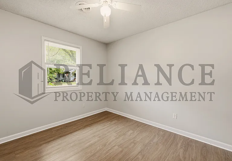 903 E Osie St — Photo 21