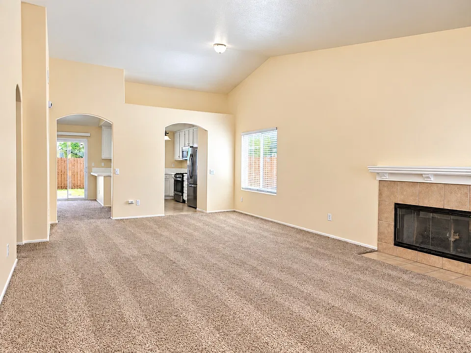 17957 Monroe Ct