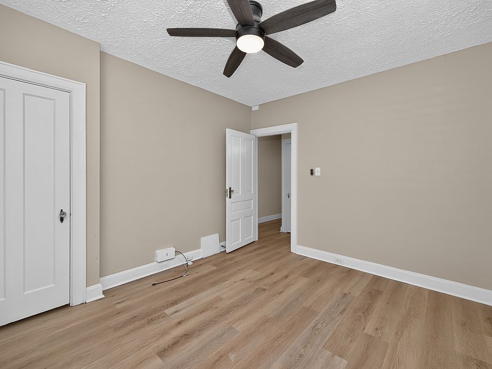 Flat 201 Bedroom
