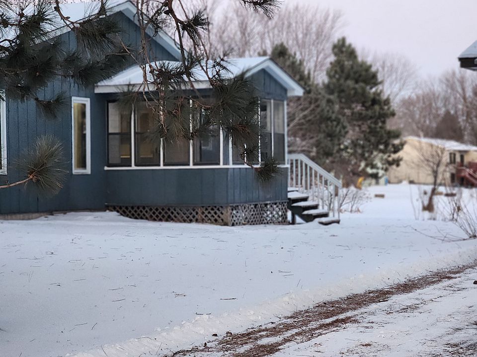 2nd image of 270 Kennedy St S