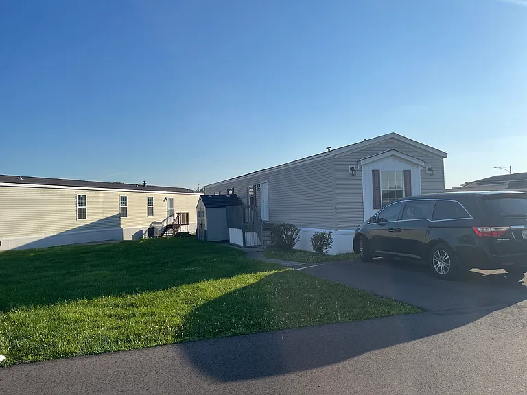 7 Vicksburg Dr — Photo 2