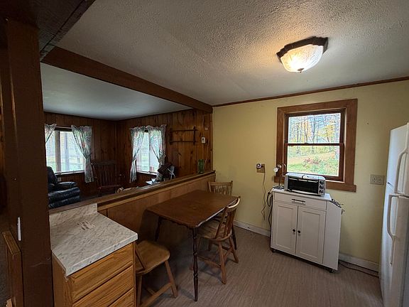 5th image of 27 Town Farm Road