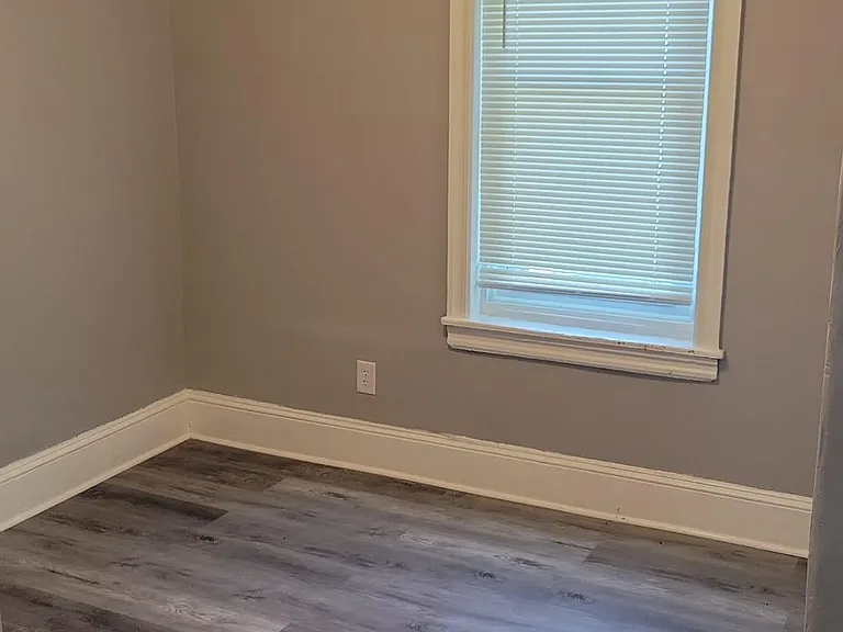 1438 N Edgewood St — Photo 12