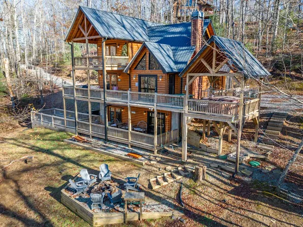 849 Dogwood Ln, Mineral Bluff, GA 30559
