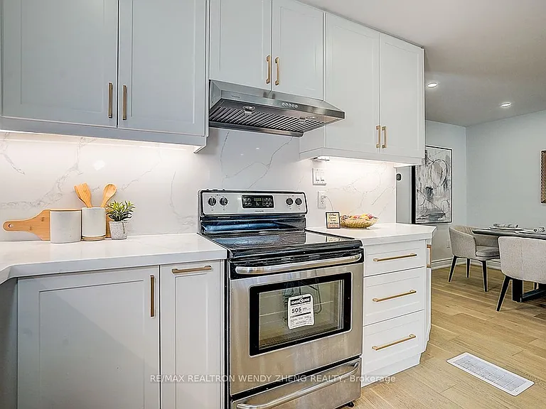 47 Sherwood Forest Dr #MAIN — Photo 12
