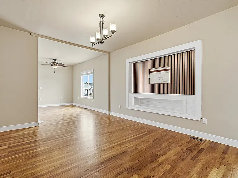 270 NW 5th St — Photo 5