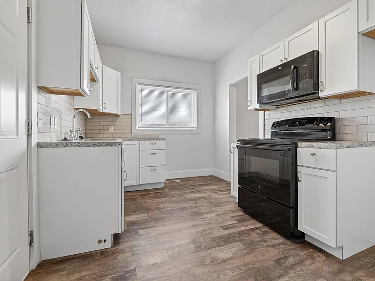 802 W McCormick St — Photo 2