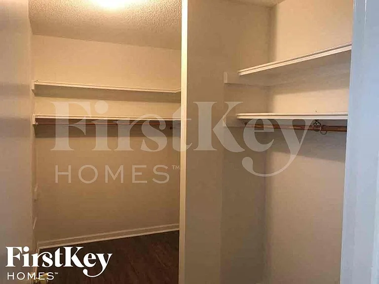 833 Wee Burn St — Photo 11