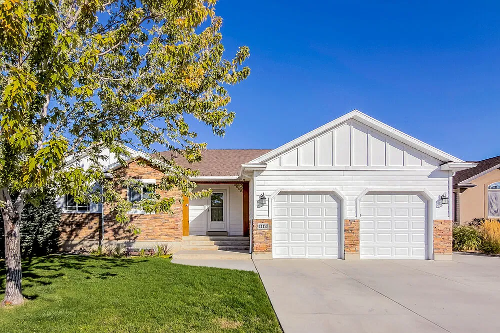 5 bed, 3.0 bath, 2650 sqft, $2,970 — Photo 1
