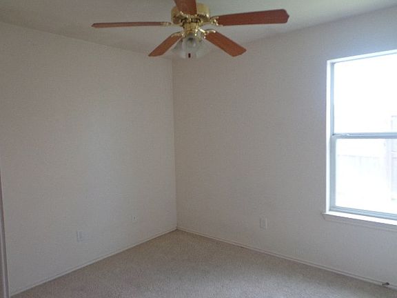 3rd image of 2808 Windmill Ct Unit B