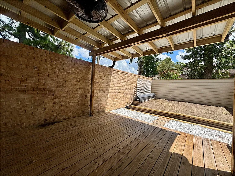 2030 Plantation Dr #B1 — Photo 24