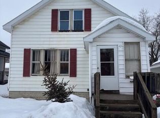 916 Superior St, Sault Sainte Marie, MI 49783
