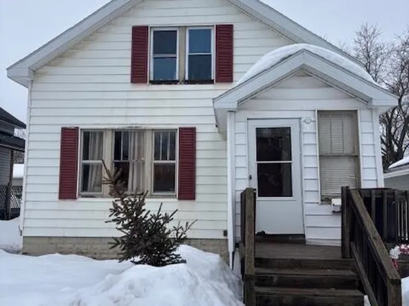 916 Superior St, Sault Sainte Marie, MI 49783