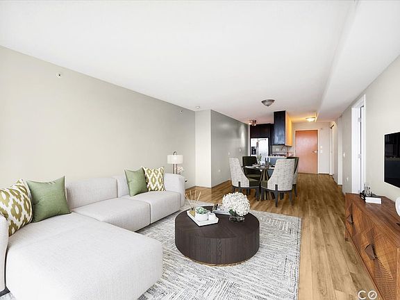 4th image of 9655 Woods Dr Unit 709