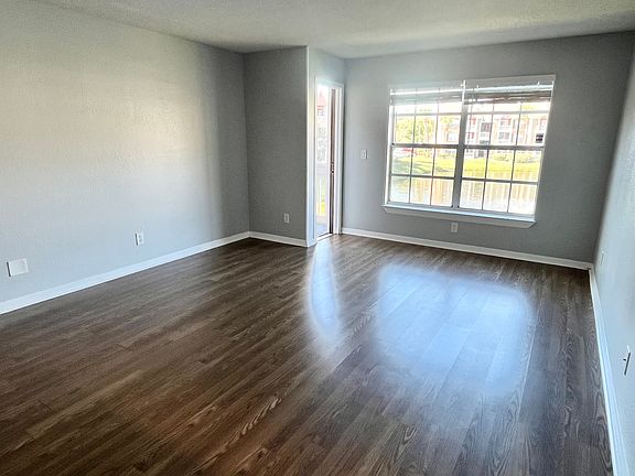 2nd image of 10200 Gandy Blvd N APT 1124