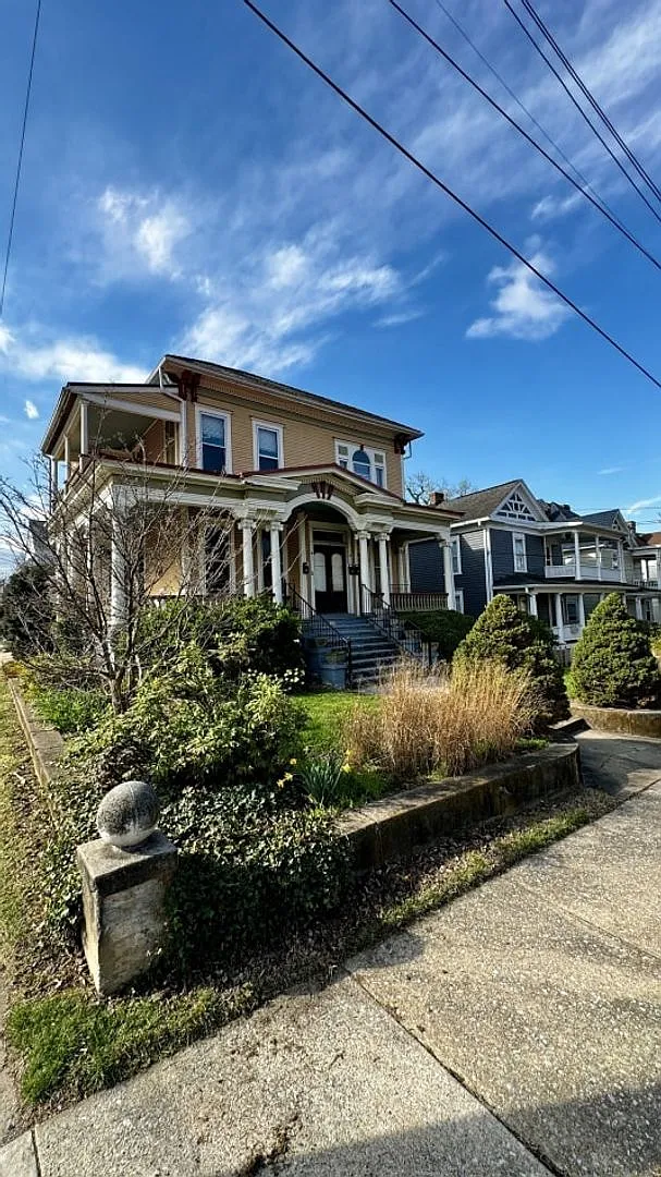 302 Mountain Ave — Photo 1