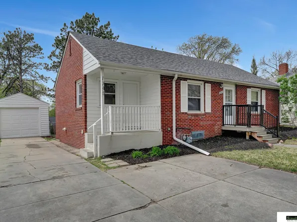 1745 S 48th St, Lincoln, NE 68506