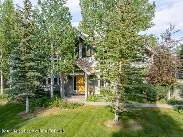 2940 N Alder Wood Ln, Wilson, WY 83014