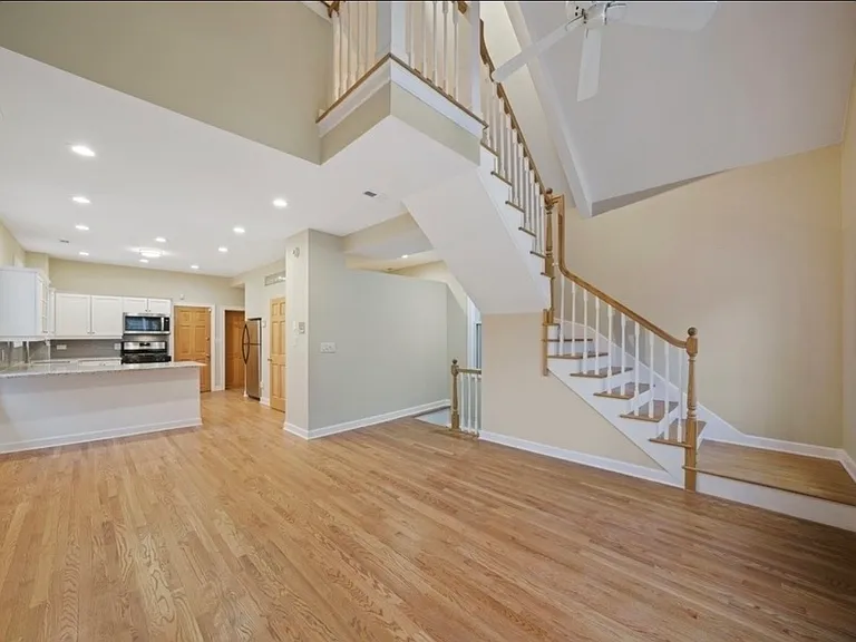 1548 N Honore St — Photo 2