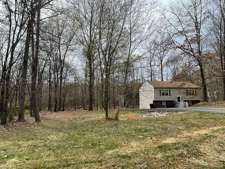 1st image of 107 White Cypress Dr