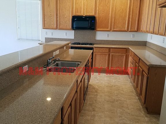 8973 Virginia Fife Kitchen with Granite Counters