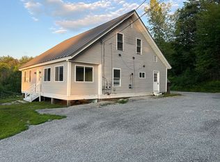6 Pike St, Henniker, NH 03242