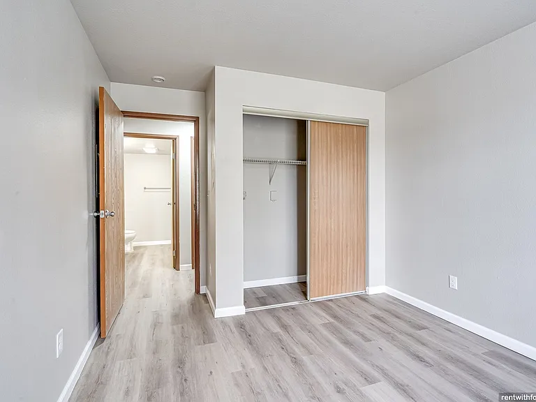 432 N Peters Ave — Photo 36