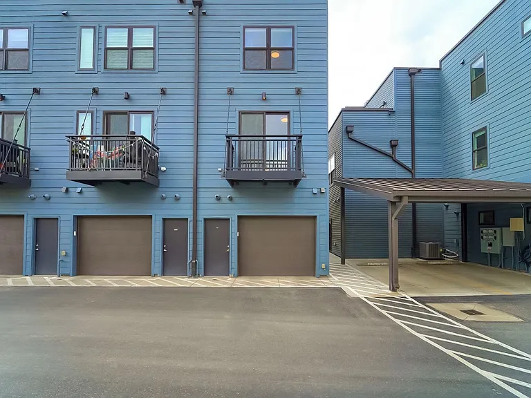 2376 Stout St — Photo 39