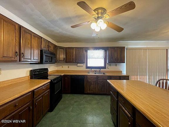 3rd image of 45 Hillcrest Ln