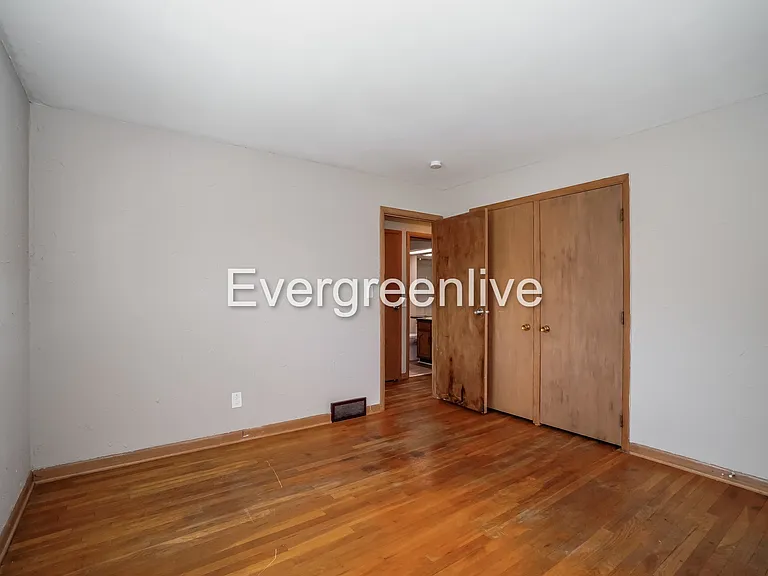 1147 Carrousel Dr E — Photo 9