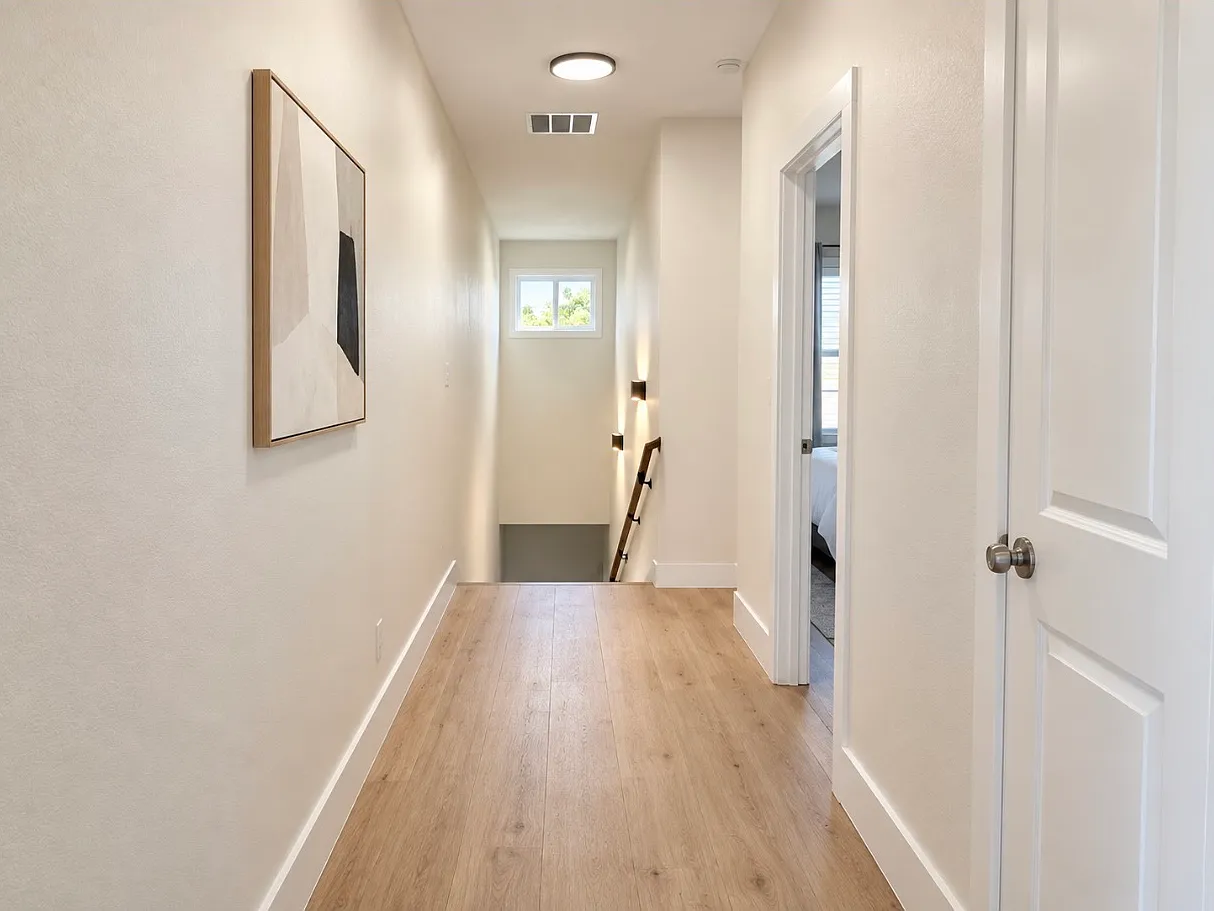 4 bed, 2.5 bath, 1744 sqft, $3,995 — Photo 4