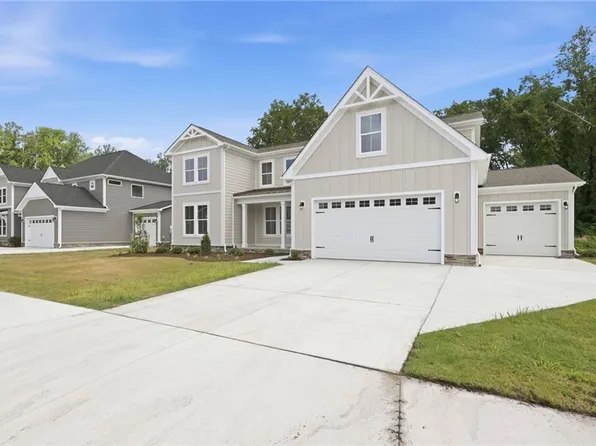 320 Rhapsody Dr, Suffolk, VA 23435