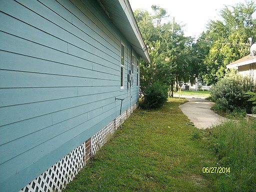 3rd image of 711 W Silver Springs Pl