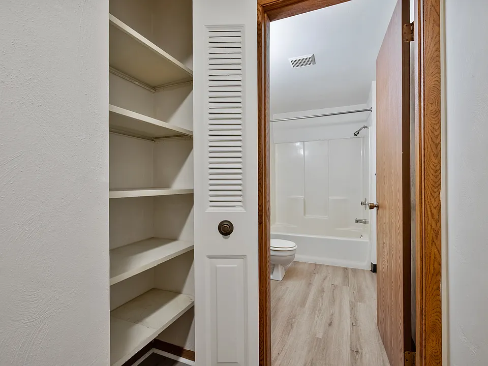 731 Broadway Avenue, Unit 5_15_12102025