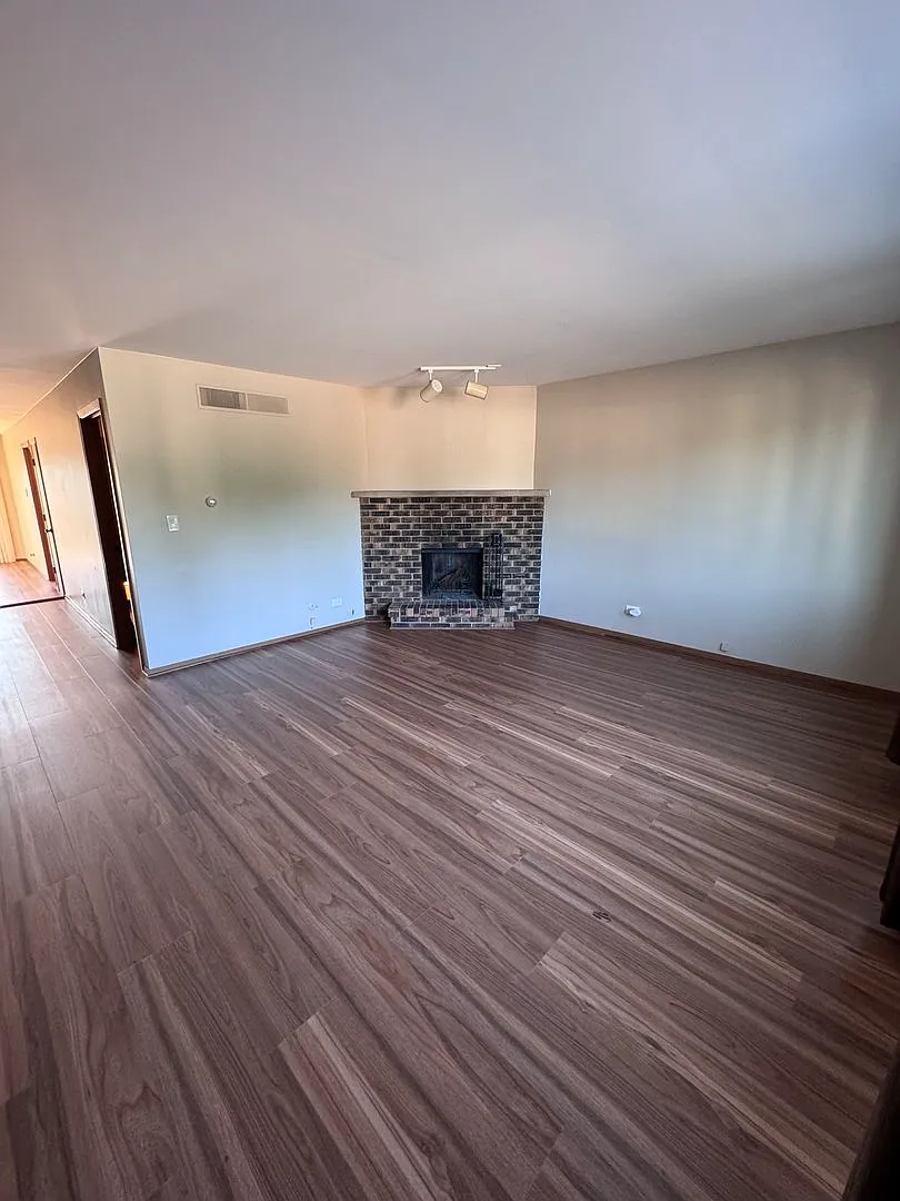 2 bed, 900 sqft, $1,850 — Photo 4