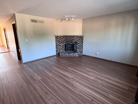 4th image of 539 N Lake St #539